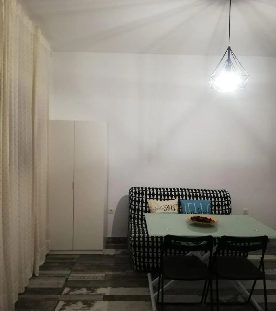 Modernos Apartamentos En Ciudad Jardin Cordoba 0*,