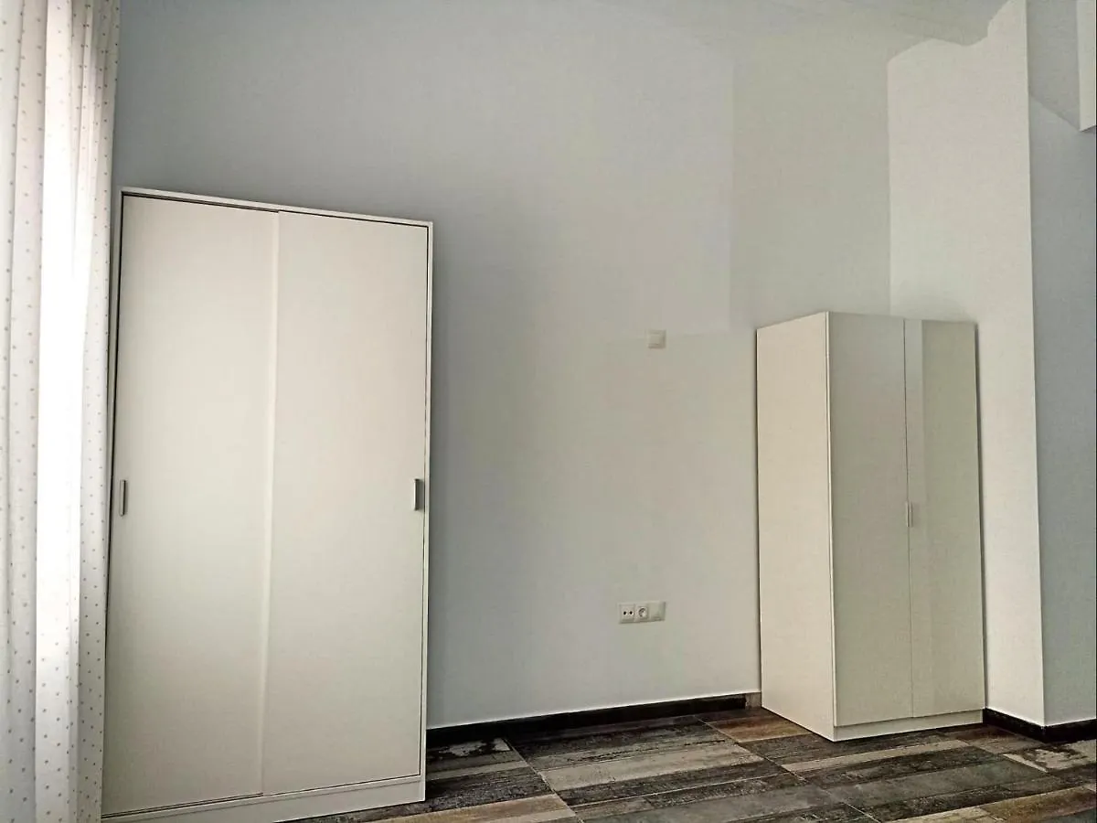 Modernos Apartamentos en Ciudad Jardín Córdoba 0*, Córdova Espanha